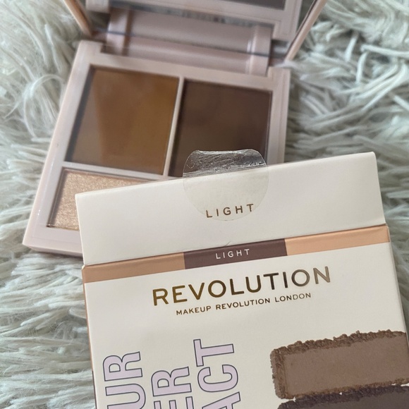 Revolution Light Contour Pallet - Picture 6 of 6